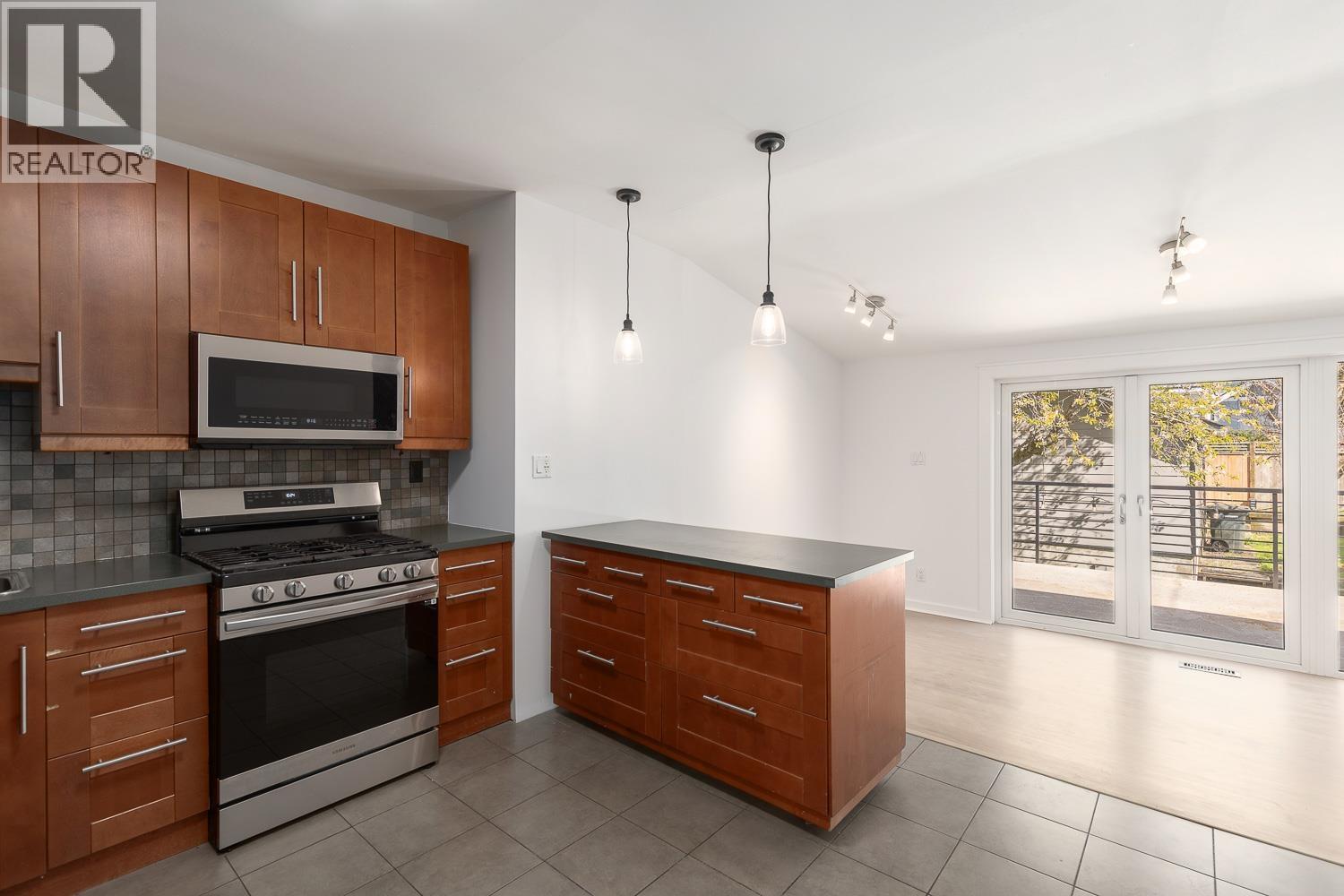 3853 Frances Street, Burnaby, British Columbia  V5C 2P1 - Photo 10 - R3114188