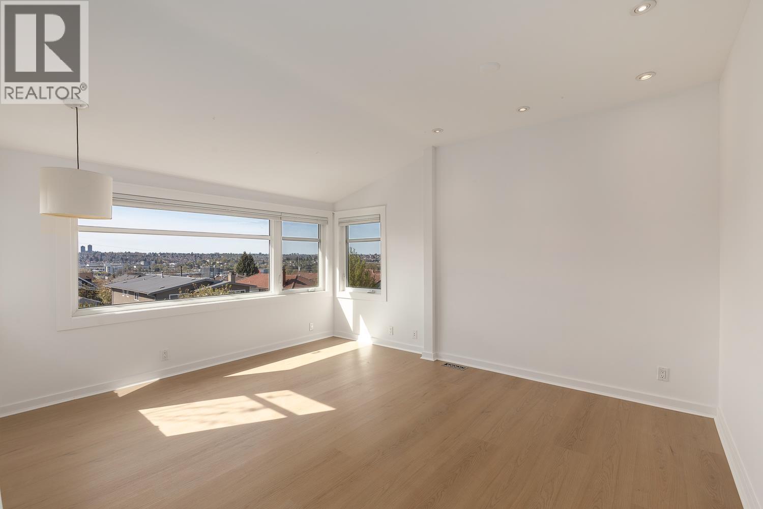 3853 Frances Street, Burnaby, British Columbia  V5C 2P1 - Photo 2 - R3114188