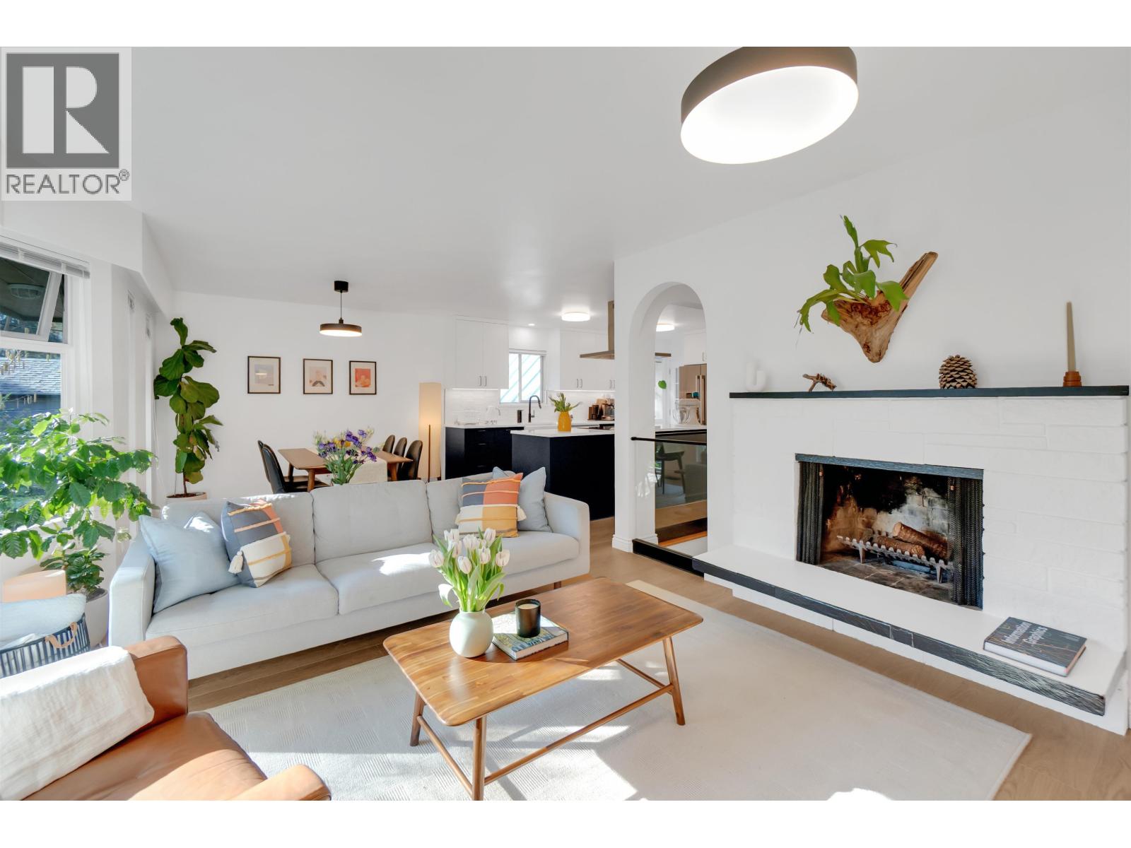 1652 COLEMAN STREET, North Vancouver, British Columbia