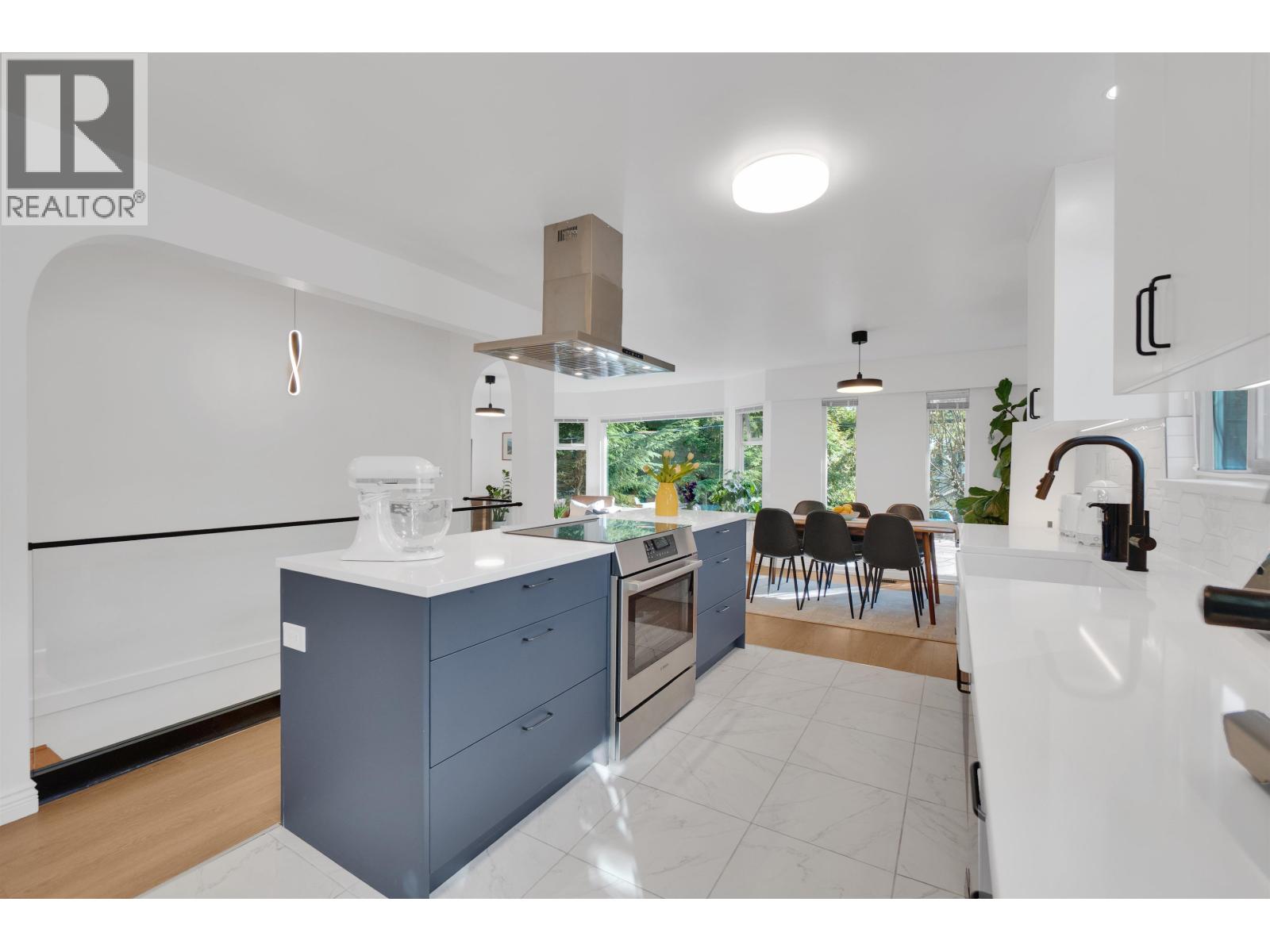 1652 Coleman Street, North Vancouver, British Columbia  V7K 1X1 - Photo 3 - R3114194