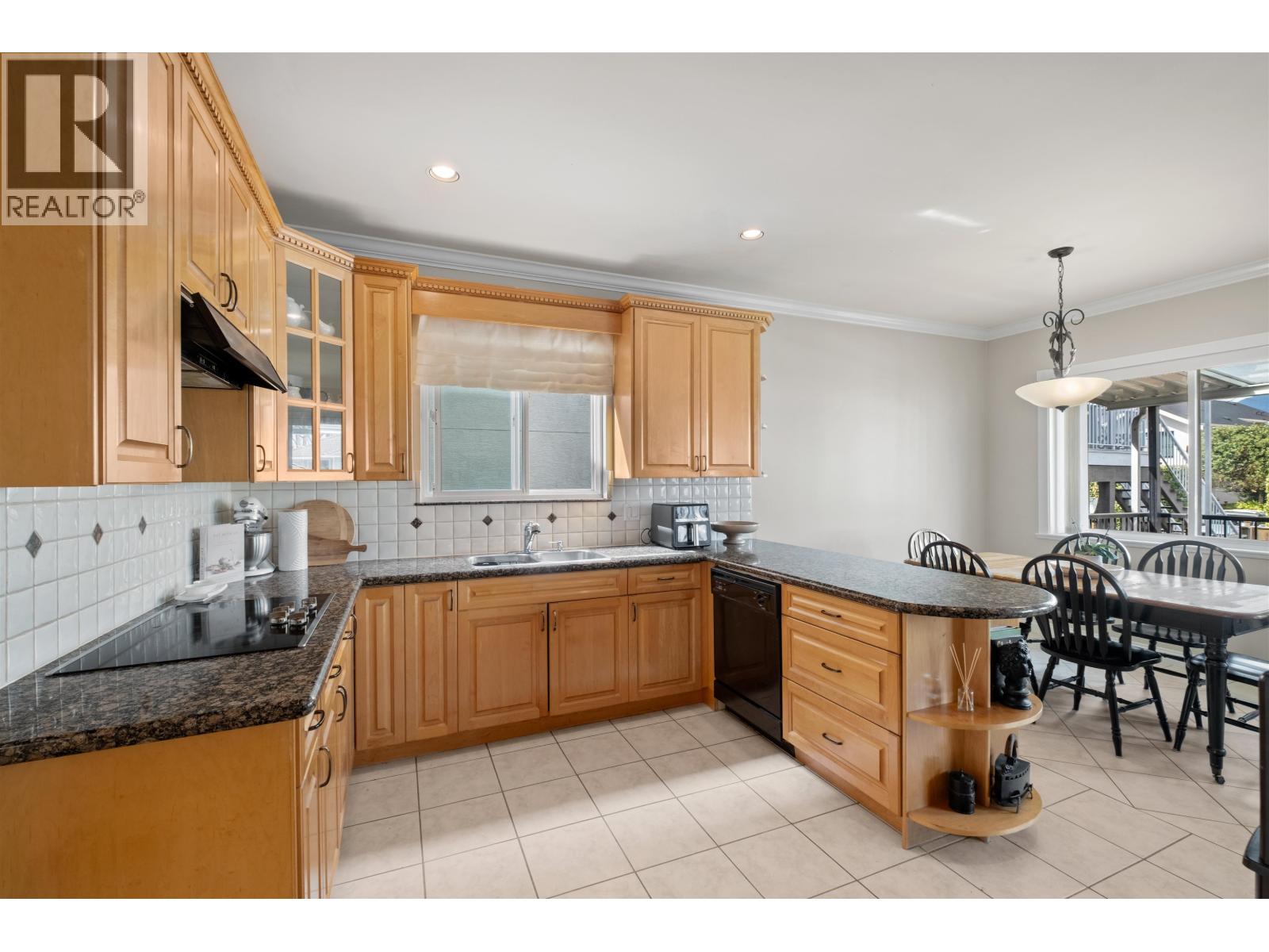 4127 Oxford Street, Burnaby, British Columbia  V5C 7A2 - Photo 10 - R3114200