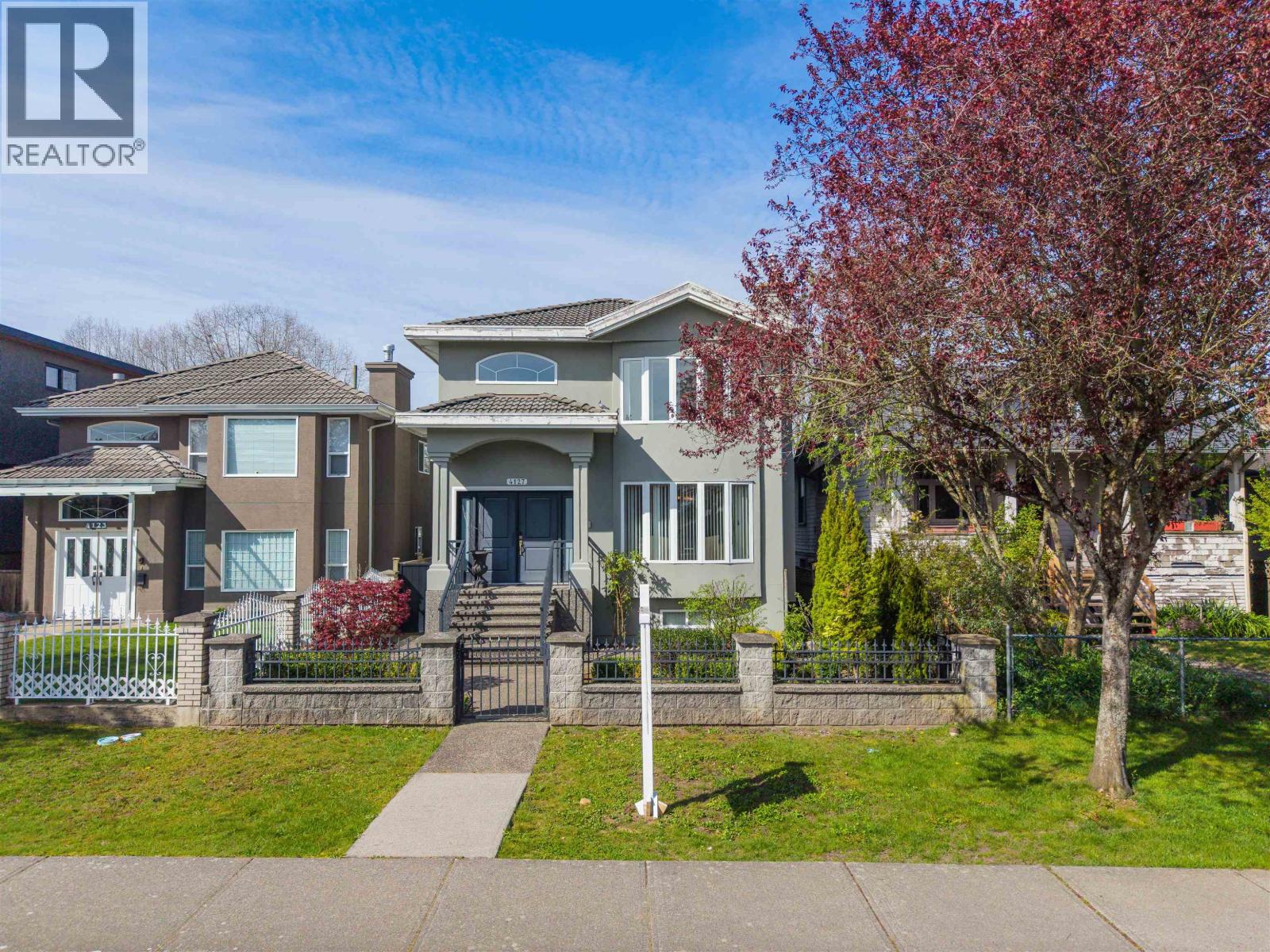 4127 Oxford Street, Burnaby, British Columbia  V5C 7A2 - Photo 2 - R3114200