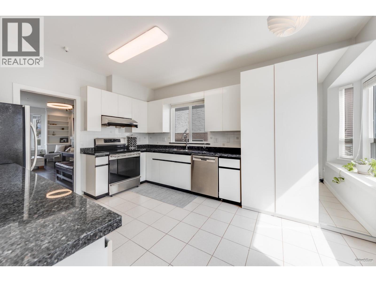 2648 E 19th Avenue, Vancouver, British Columbia  V5M 2S4 - Photo 13 - R3114215