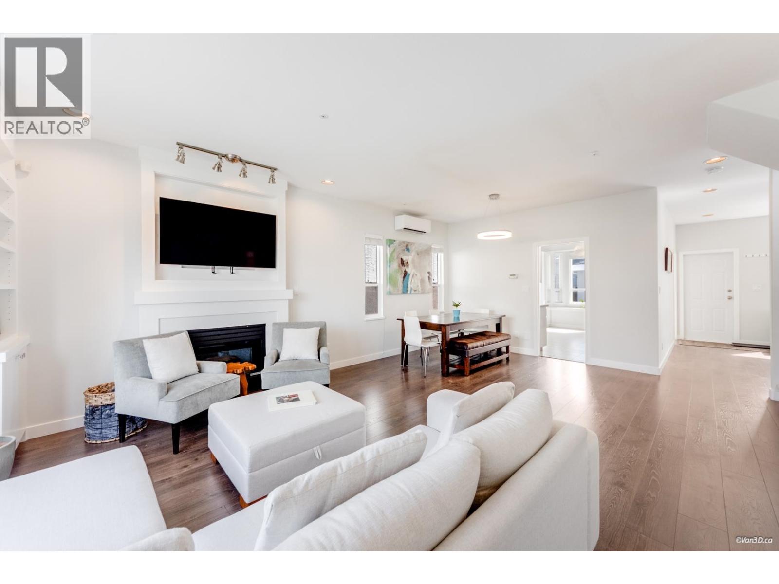 2648 E 19th Avenue, Vancouver, British Columbia  V5M 2S4 - Photo 3 - R3114215