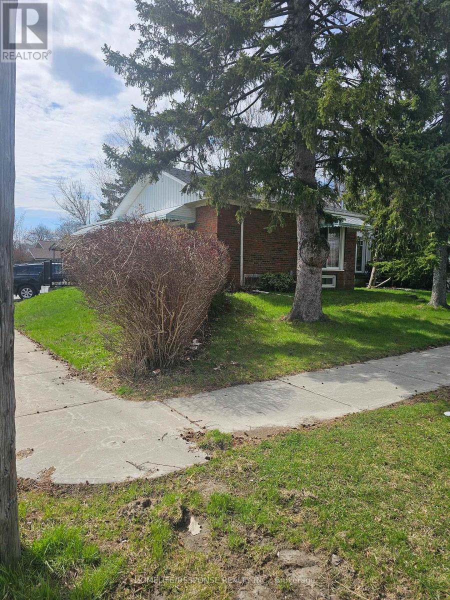 36 Gaiety Drive, Toronto, Ontario  M1H 1C1 - Photo 3 - E12939348