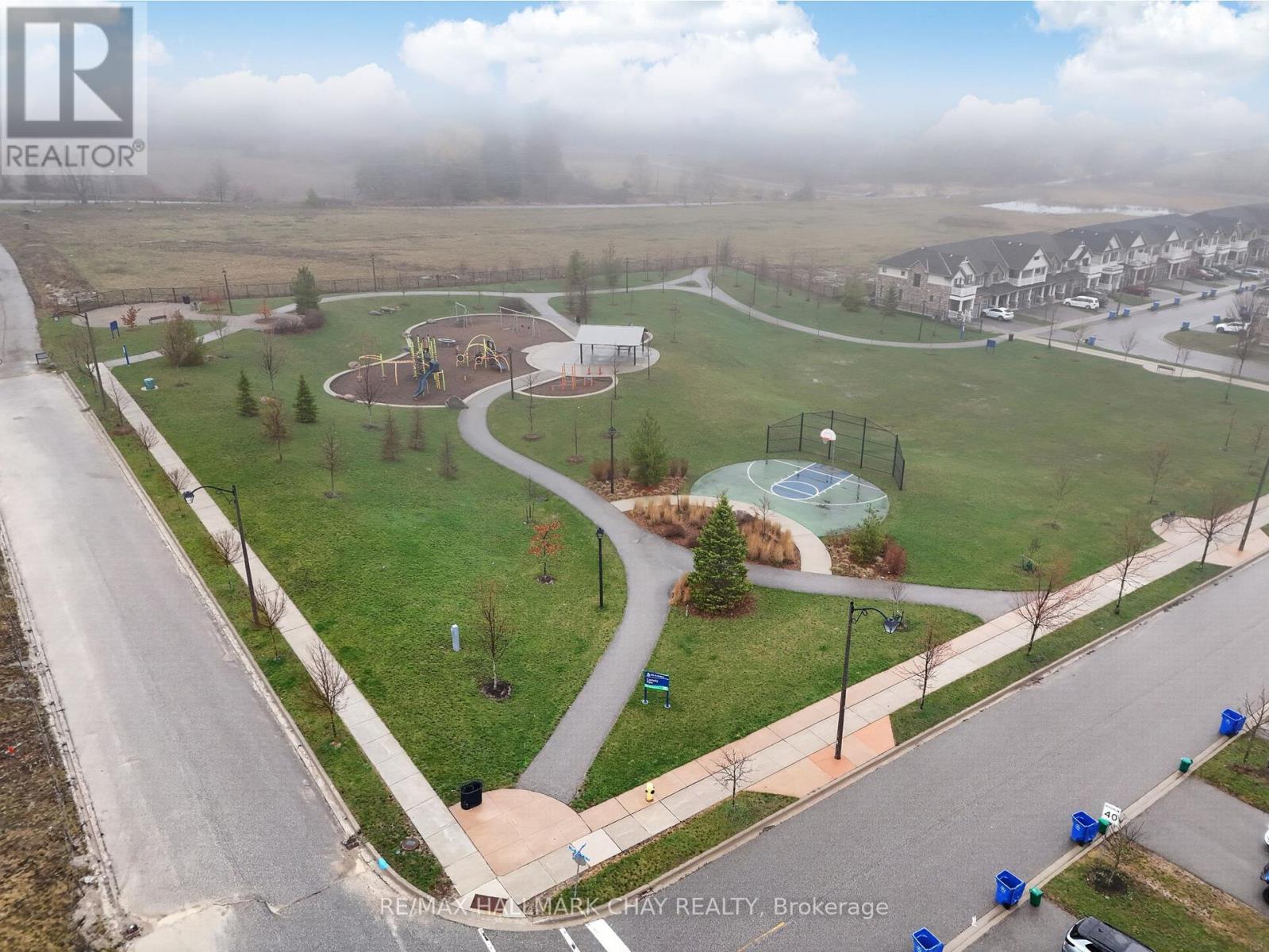 81 Alvin Pegg Drive, East Gwillimbury, Ontario  L9R 0R6 - Photo 37 - N12992258