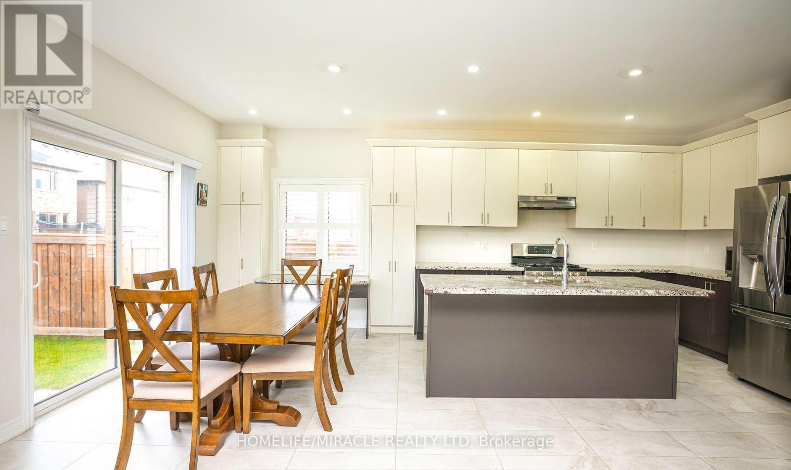 978 Barton Way, Innisfil, Ontario  L9S 0N5 - Photo 9 - N13027090