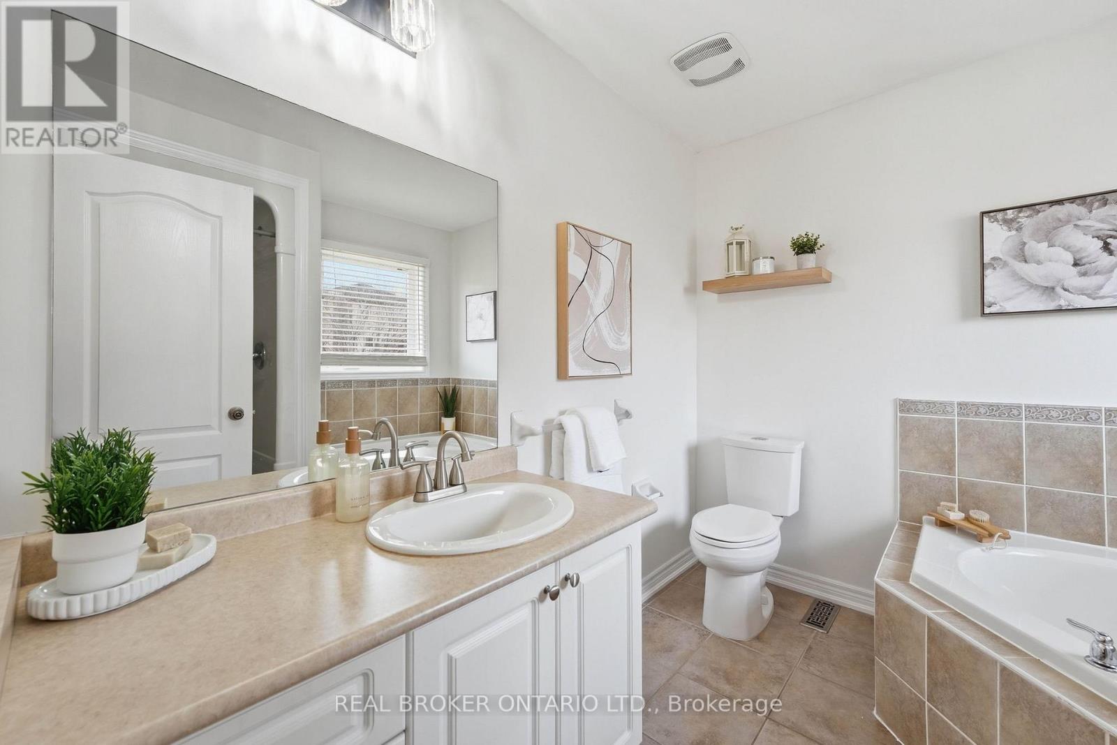 55 Christina Crescent, Bradford West Gwillimbury (Bradford), Ontario  L3Z 0B1 - Photo 17 - N13027134