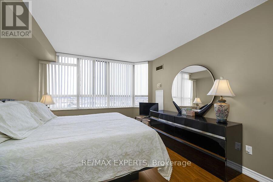 1607 - 100 County Court Boulevard, Brampton, Ontario  L6W 3X1 - Photo 25 - W13013664