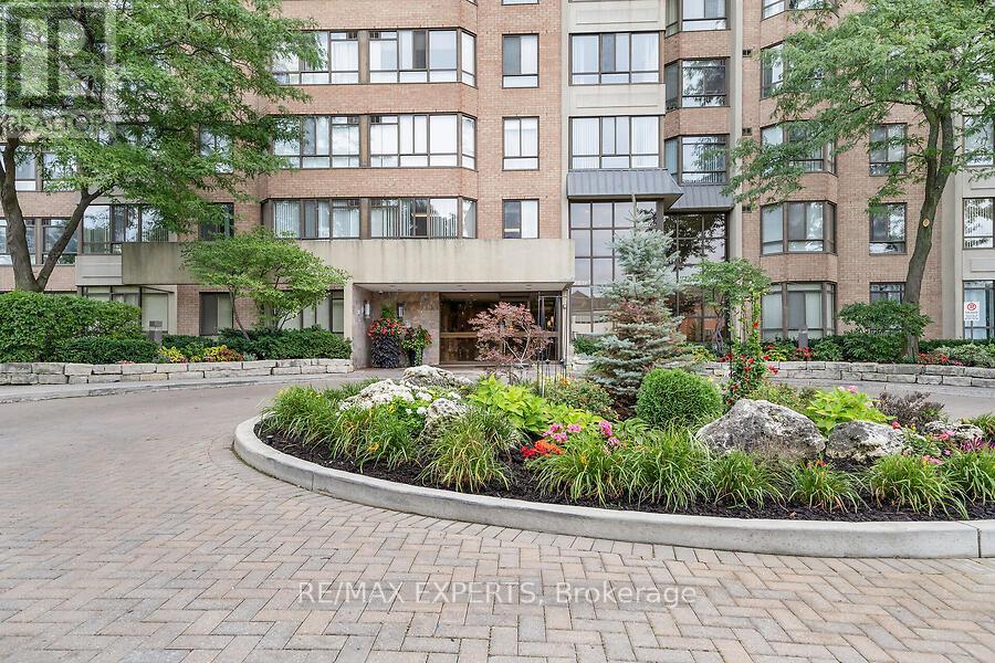 1607 - 100 County Court Boulevard, Brampton, Ontario  L6W 3X1 - Photo 4 - W13013664