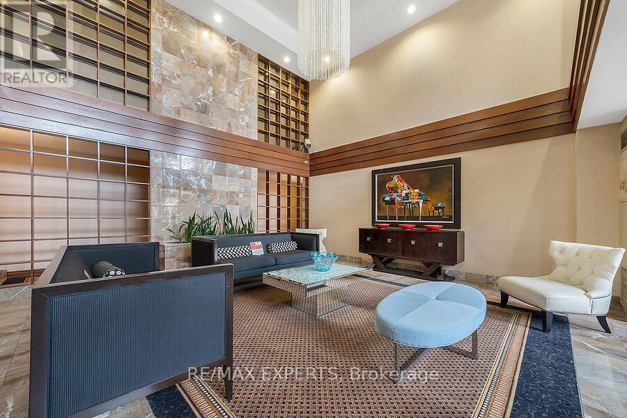 1607 - 100 County Court Boulevard, Brampton, Ontario  L6W 3X1 - Photo 5 - W13013664