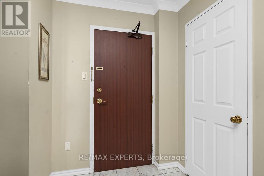 1607 - 100 County Court Boulevard, Brampton, Ontario  L6W 3X1 - Photo 7 - W13013664