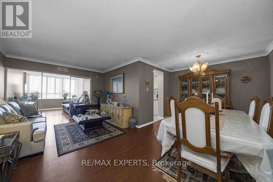 1607 - 100 County Court Boulevard, Brampton, Ontario  L6W 3X1 - Photo 9 - W13013664