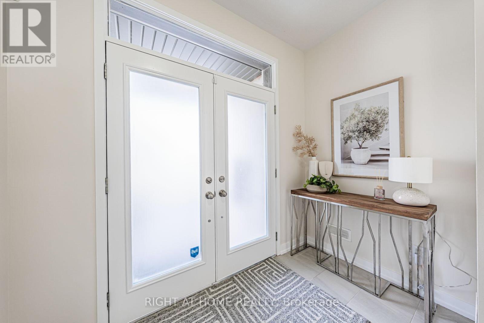 224 Wheat Boom Drive, Oakville, Ontario  L6H 0P4 - Photo 2 - W13027122