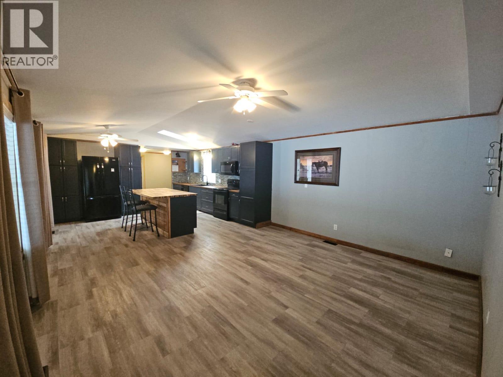 4504 42 Avenue NE, Chetwynd, British Columbia  V0C 1J0 - Photo 6 - 10373866