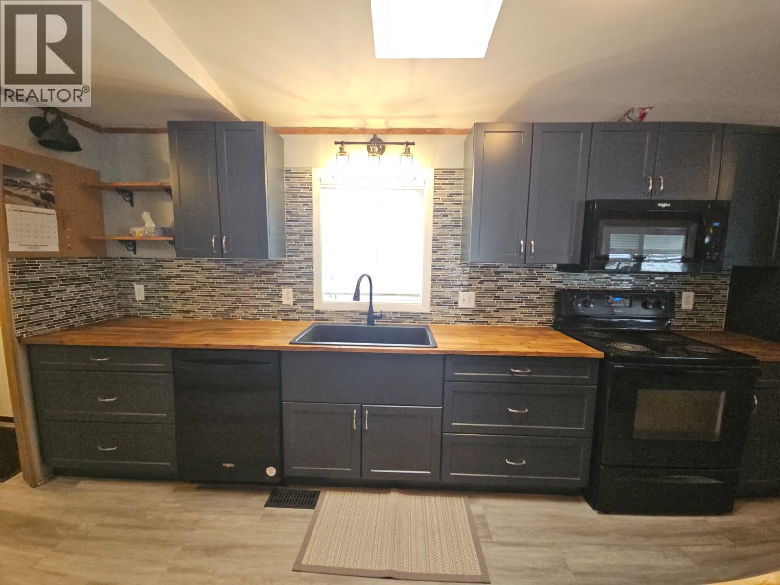 4504 42 Avenue NE, Chetwynd, British Columbia  V0C 1J0 - Photo 9 - 10373866