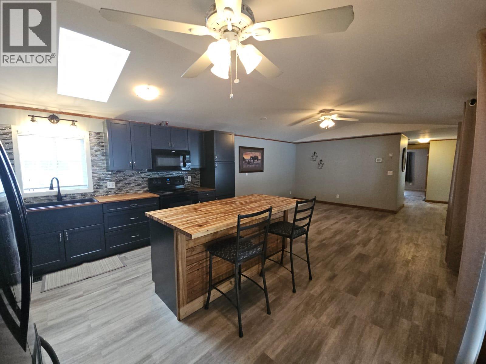 4504 42 Avenue NE, Chetwynd, British Columbia  V0C 1J0 - Photo 7 - 10373866