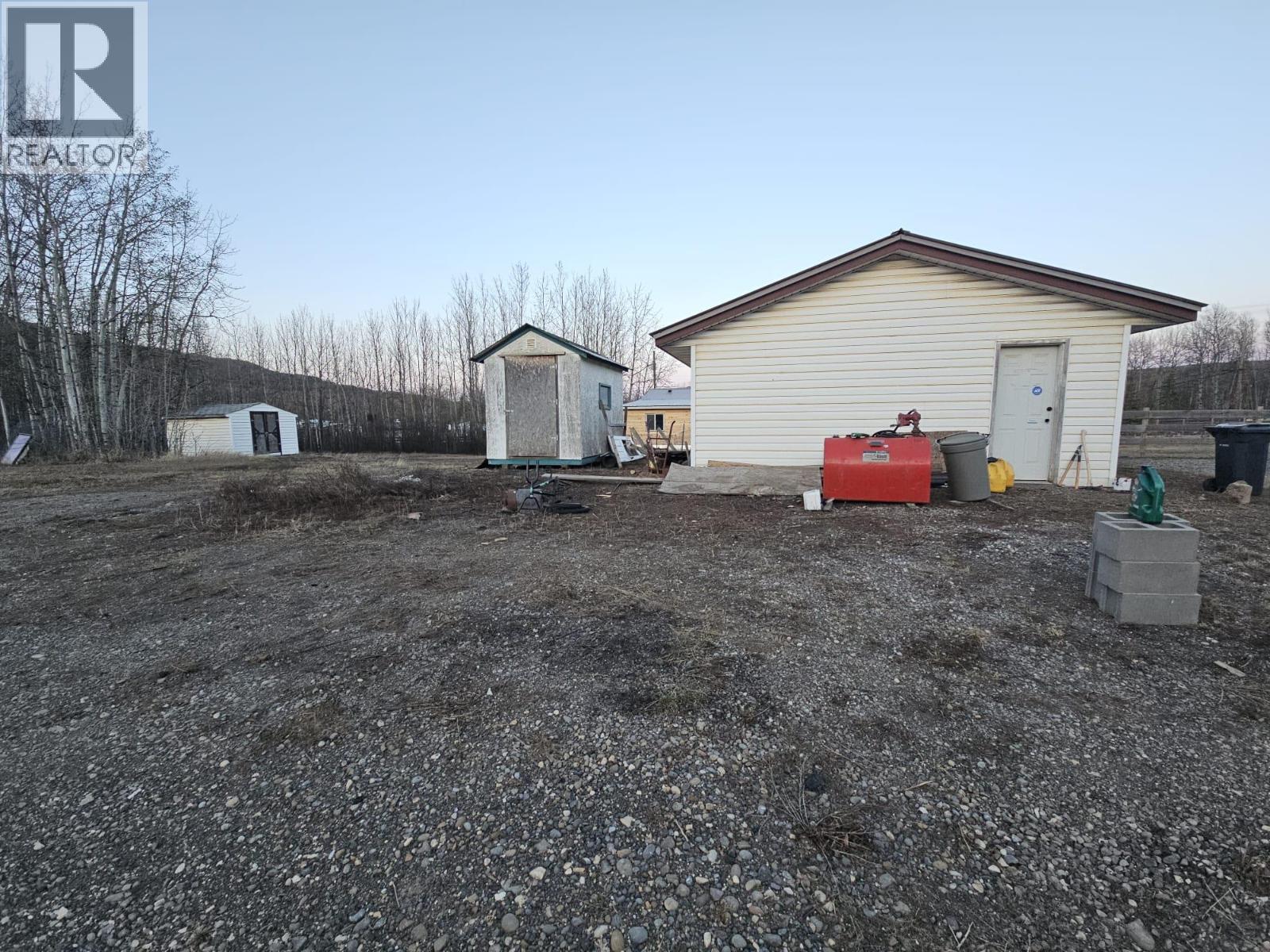 4504 42 Avenue NE, Chetwynd, British Columbia  V0C 1J0 - Photo 45 - 10373866