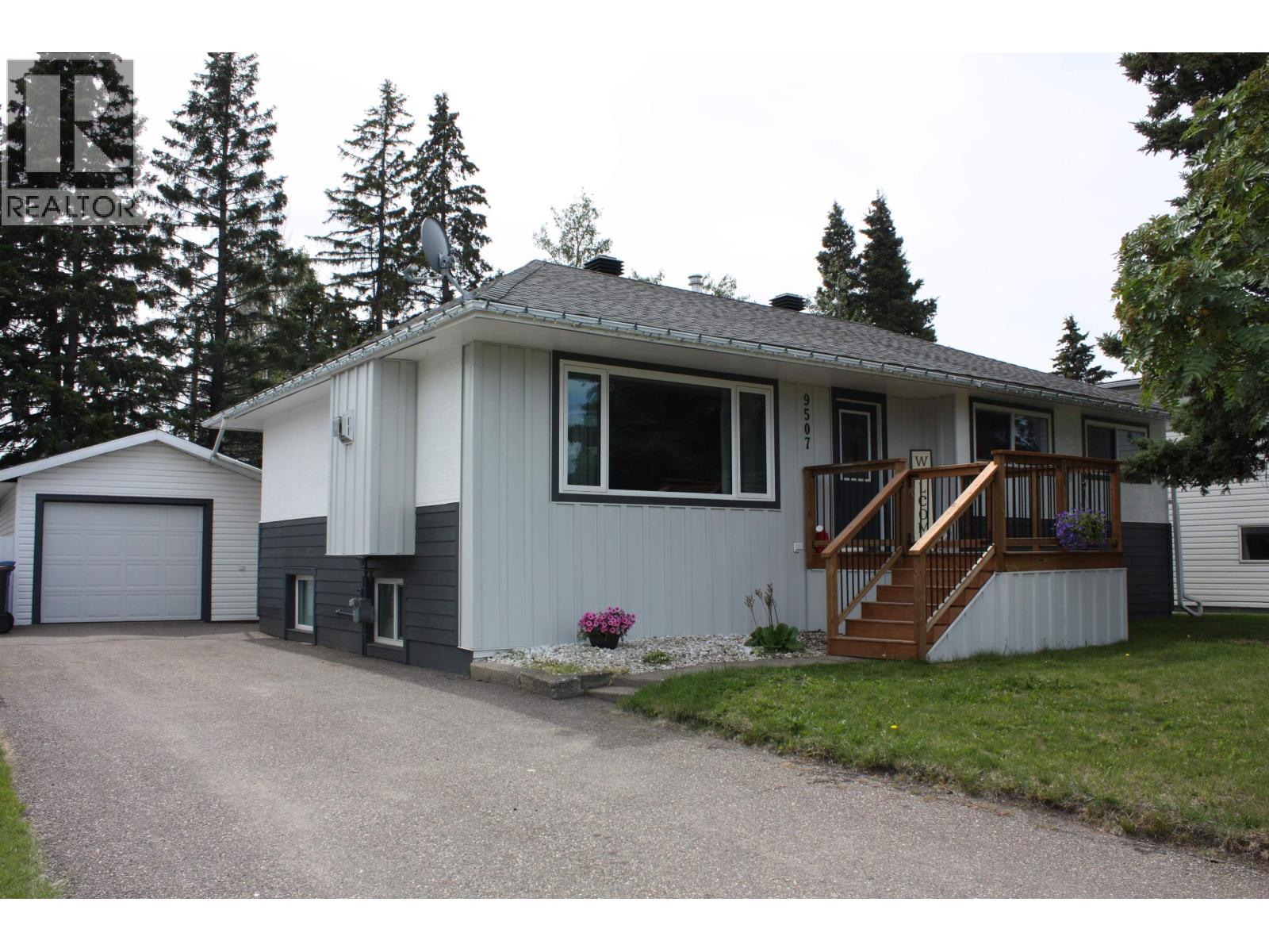 9507 112 Avenue, Fort St. John, British Columbia  V1J 2W1 - Photo 1 - R3101332