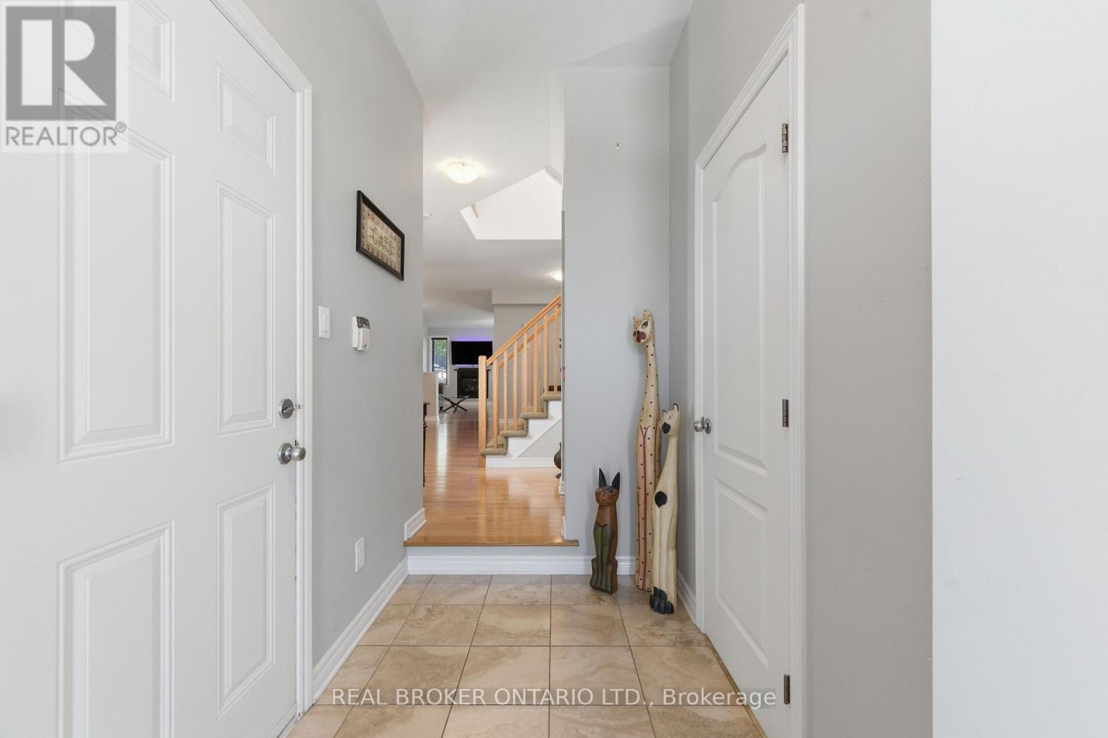 417 Stalwart Crescent, Ottawa, Ontario  K1T 0H2 - Photo 3 - X13027106