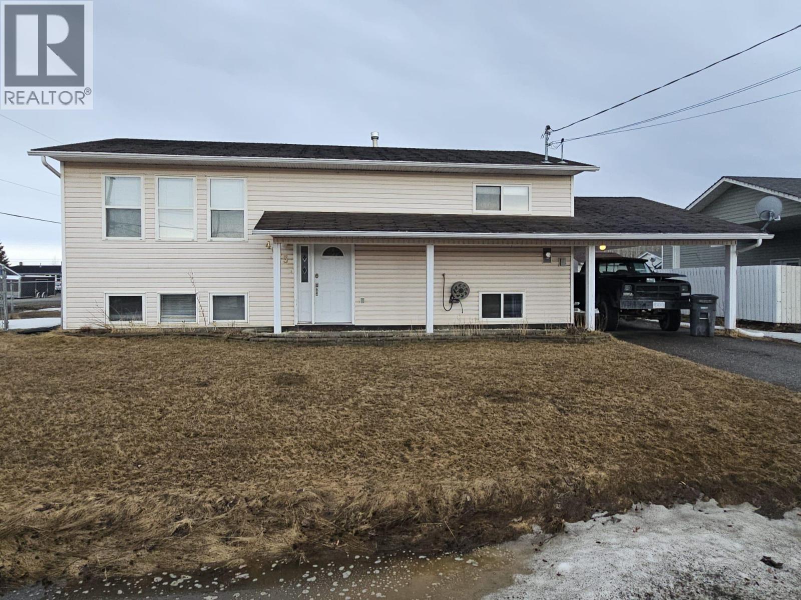 4013 52 Avenue NE, Chetwynd, British Columbia  V0C 1J0 - Photo 2 - 10382583