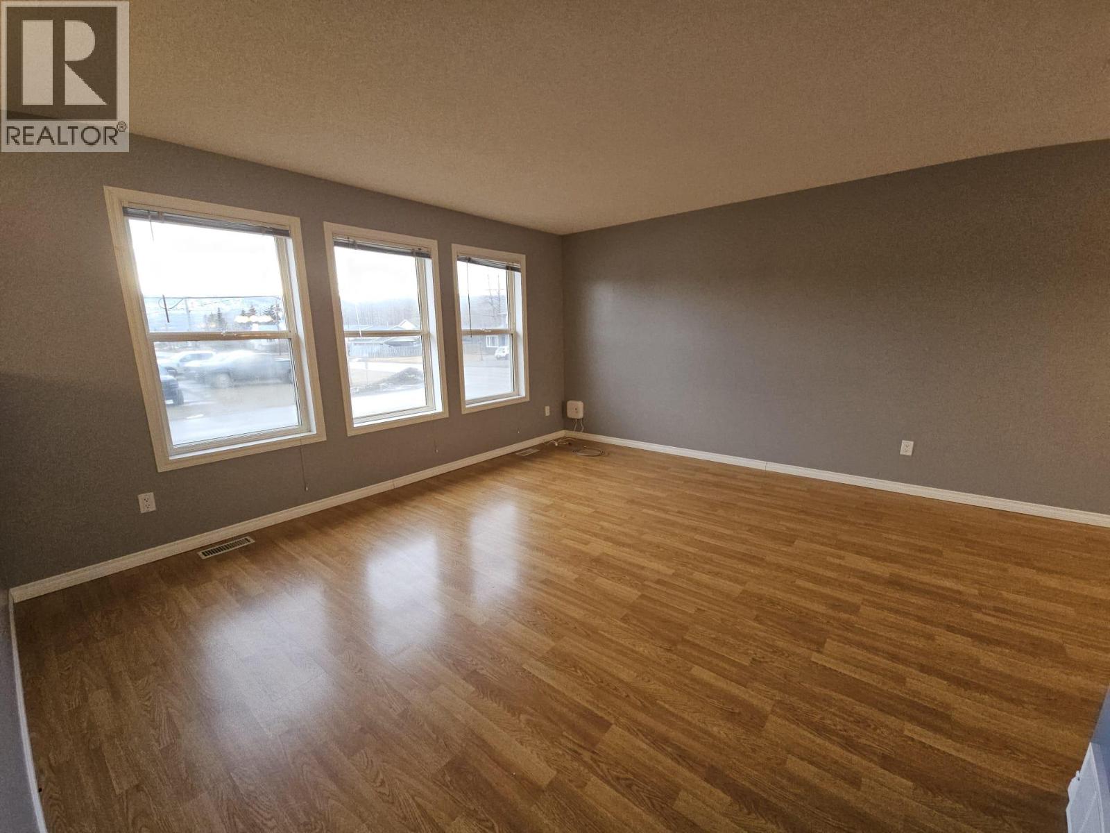 4013 52 Avenue NE, Chetwynd, British Columbia  V0C 1J0 - Photo 4 - 10382583