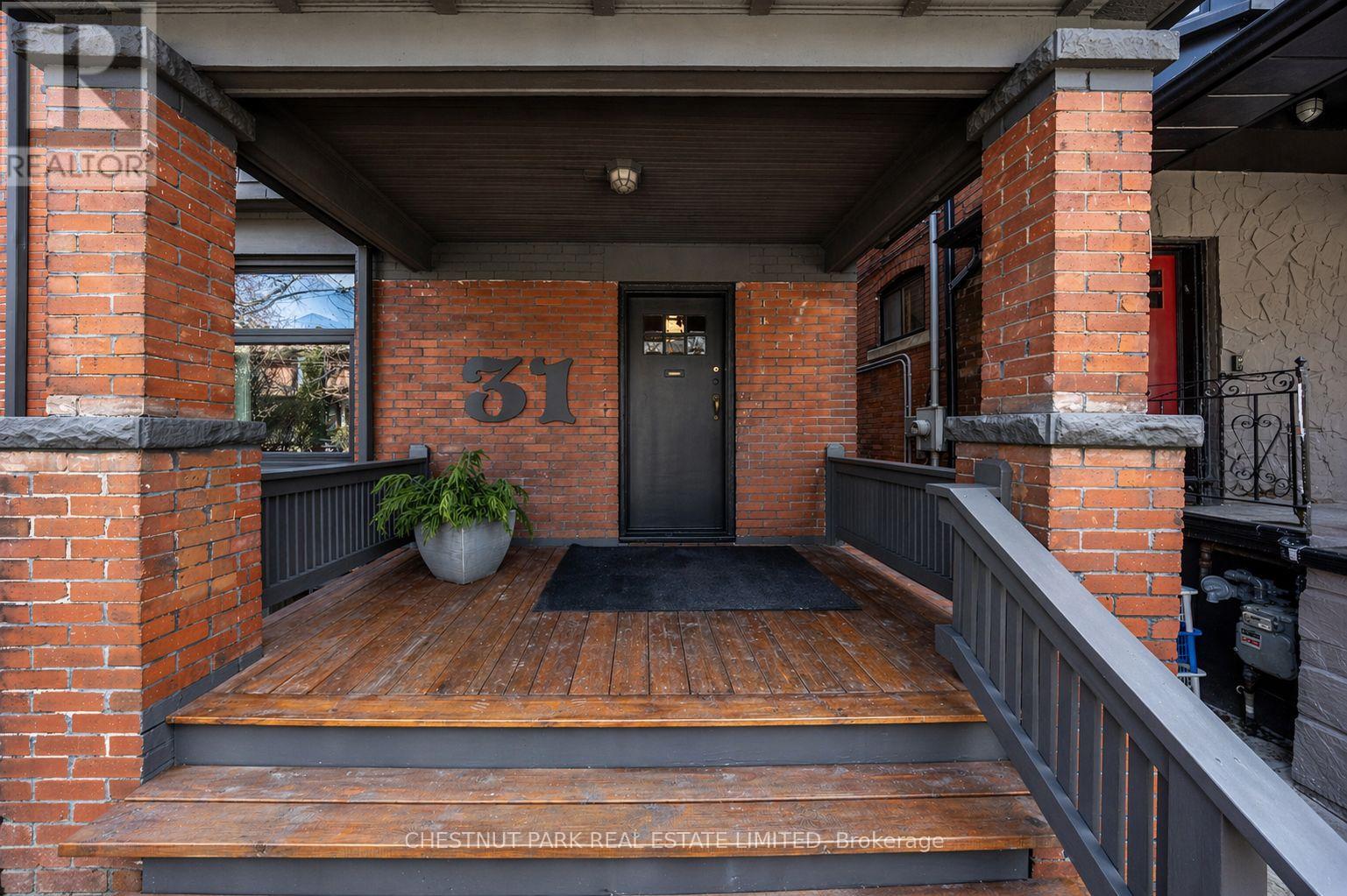 31 Palmerston Gardens, Toronto, Ontario  M6G 1V8 - Photo 2 - C12937424