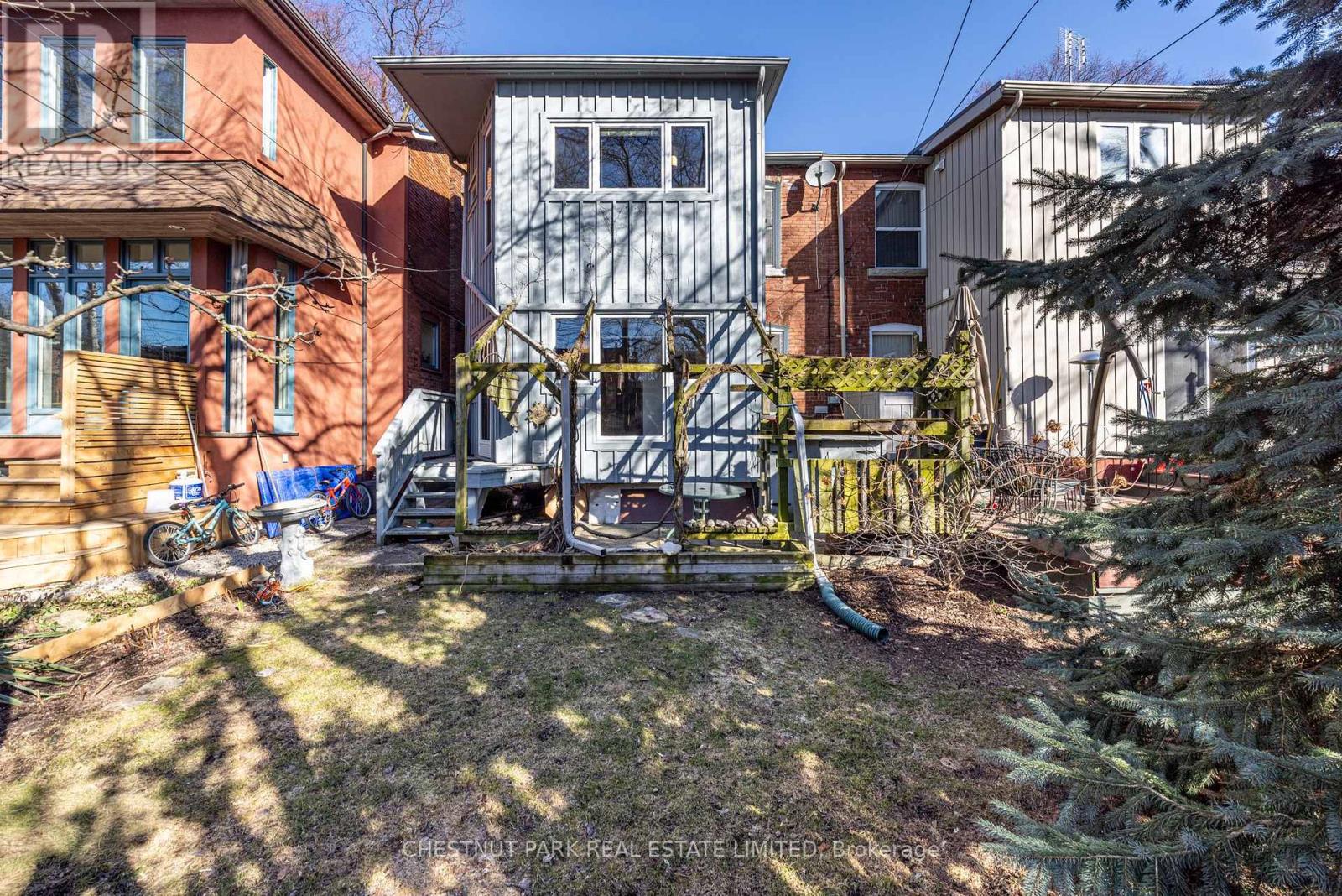 31 Palmerston Gardens, Toronto, Ontario  M6G 1V8 - Photo 18 - C12937424