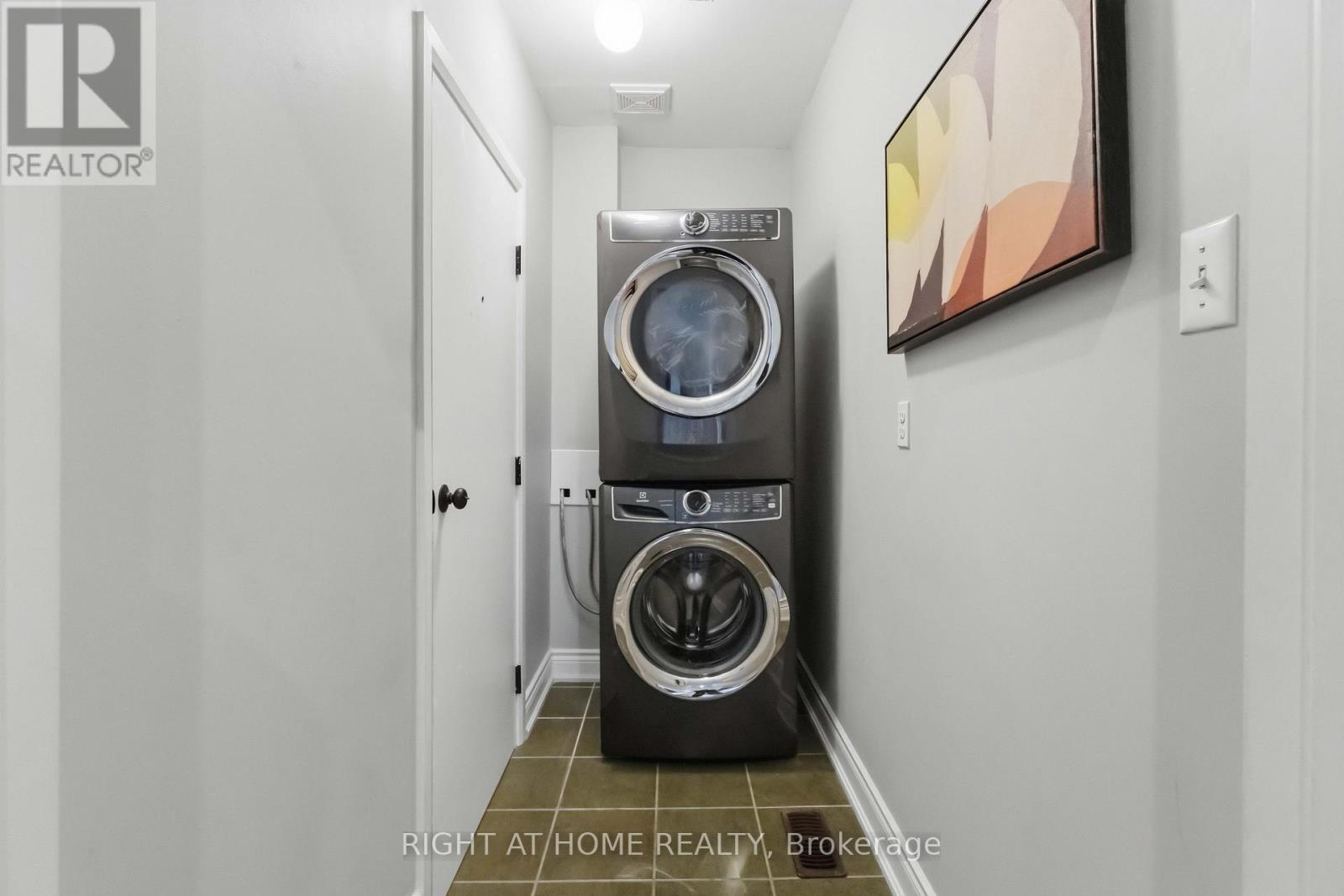 1649 Quail Run Drive, Oshawa, Ontario  L1K 0L9 - Photo 18 - E13024054