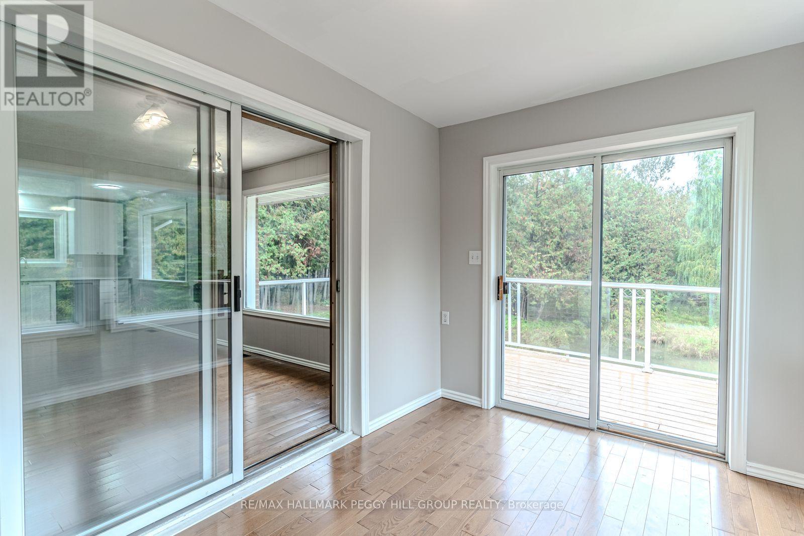 537 Huronia Road, Barrie, Ontario  L4N 8X3 - Photo 10 - S12944362