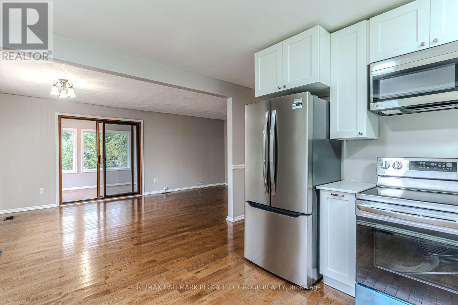 537 Huronia Road, Barrie, Ontario  L4N 8X3 - Photo 6 - S12944362