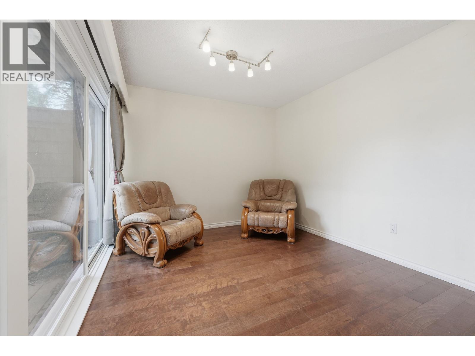 4290 Bridgewater Crescent, Burnaby, British Columbia  V3N 4M7 - Photo 7 - R3113411