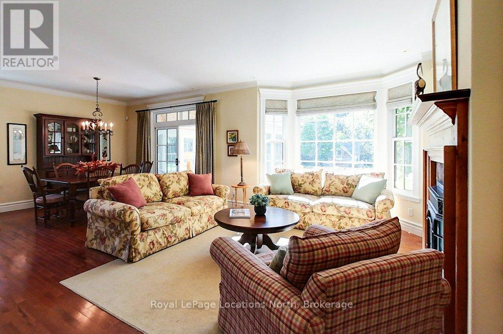 202 Snowbridge Way, Blue Mountains, Ontario  L9Y 0V1 - Photo 10 - X12876606