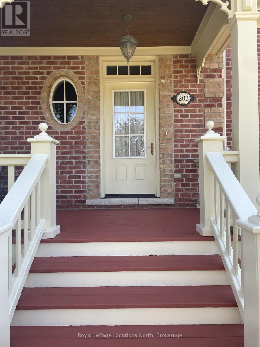 202 Snowbridge Way, Blue Mountains, Ontario  L9Y 0V1 - Photo 3 - X12876606