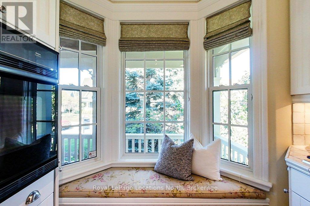 202 Snowbridge Way, Blue Mountains, Ontario  L9Y 0V1 - Photo 8 - X12876606