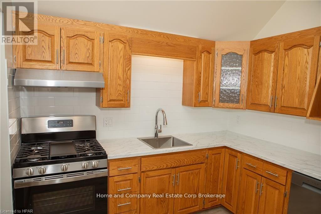 47 Church Street, Stratford, Ontario  N5A 2P9 - Photo 12 - X13026262