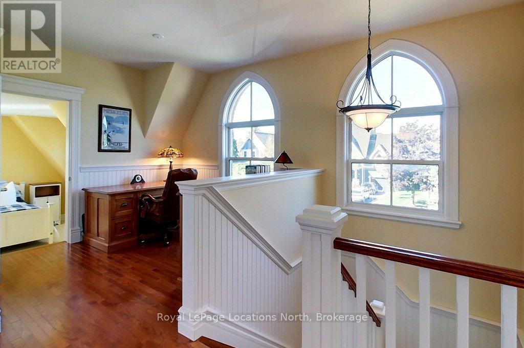 202 Snowbridge Way, Blue Mountains, Ontario  L9Y 0V1 - Photo 16 - X12876606