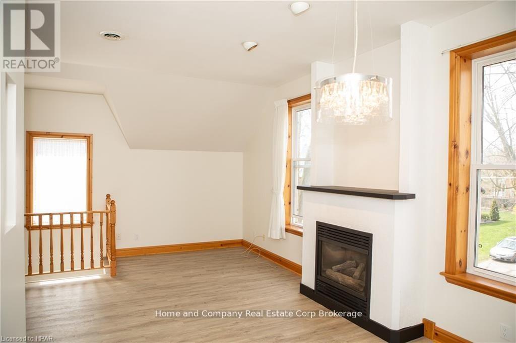 47 Church Street, Stratford, Ontario  N5A 2P9 - Photo 7 - X13026262