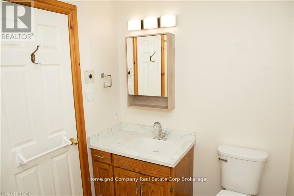 47 Church Street, Stratford, Ontario  N5A 2P9 - Photo 9 - X13026262