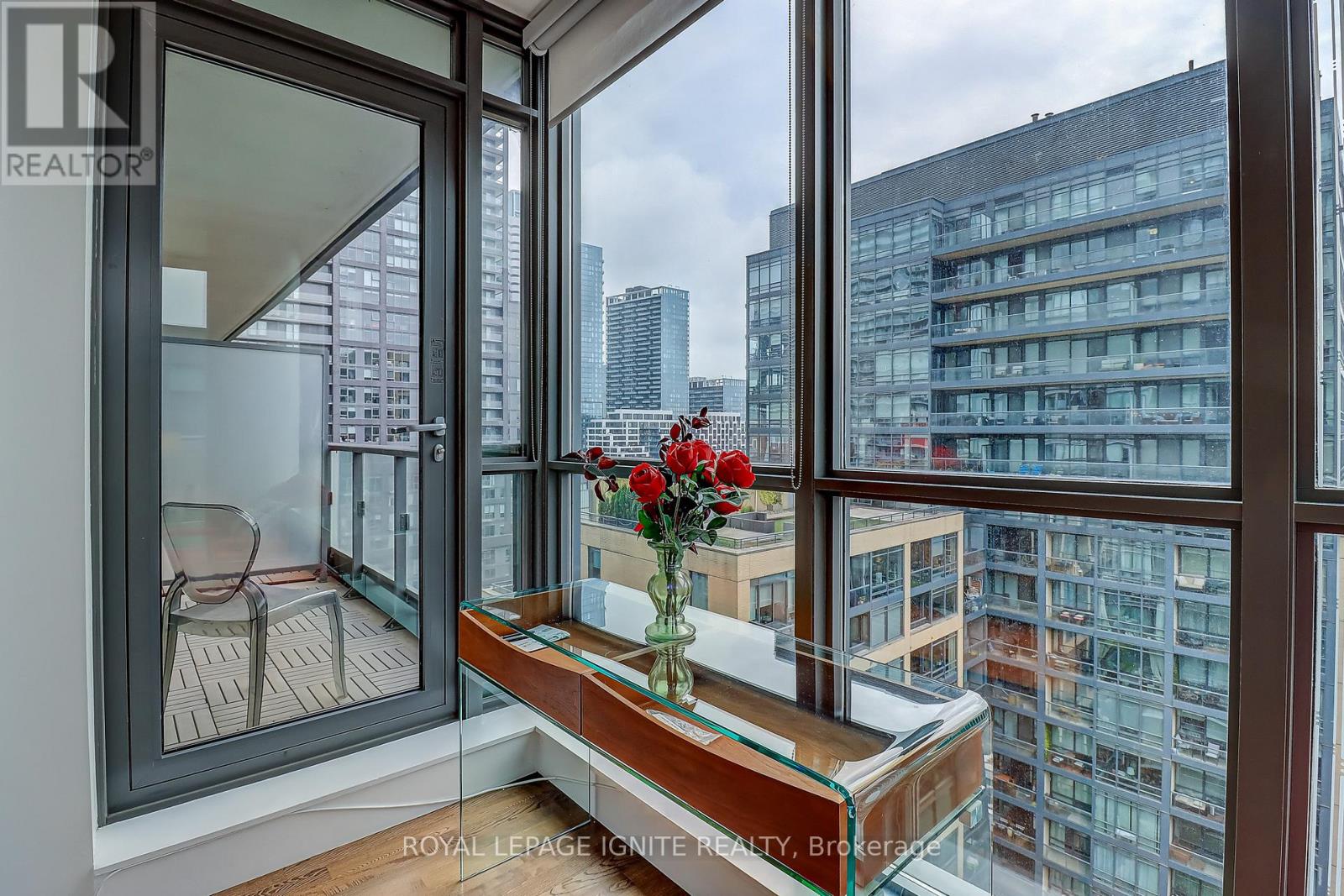 1502 - 8 Charlotte Street, Toronto, Ontario  M5V 0K4 - Photo 11 - C12824820
