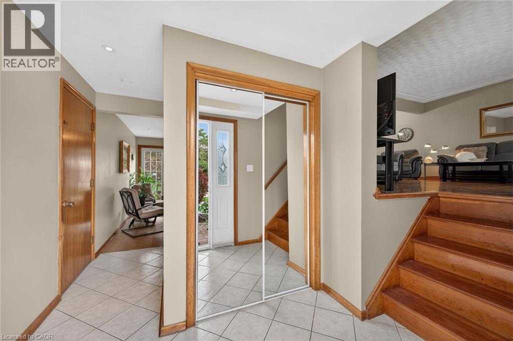 210 Columbia Drive, Hamilton, Ontario  L9C 3Y6 - Photo 7 - 40822775