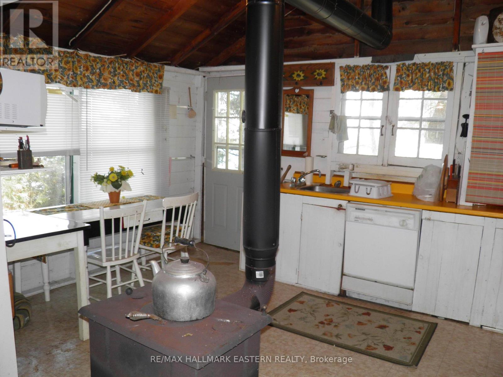 1420 Island 76, Douro-Dummer, Ontario  K0L 2H0 - Photo 6 - X13027334