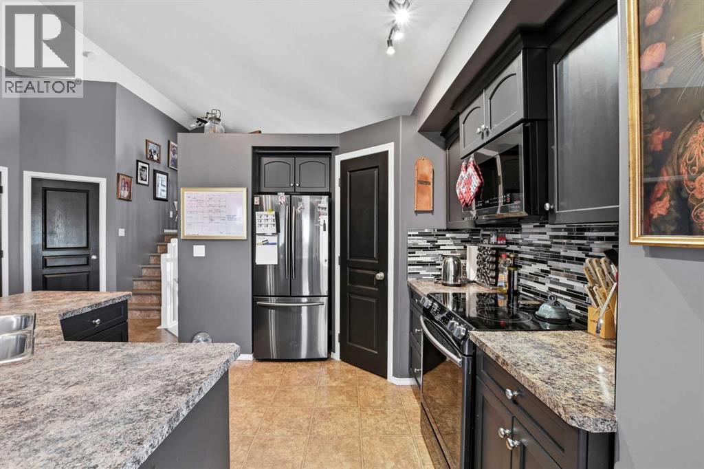 6827 59 St Close, Rocky Mountain House, Alberta  T4T 1V9 - Photo 5 - A2303349