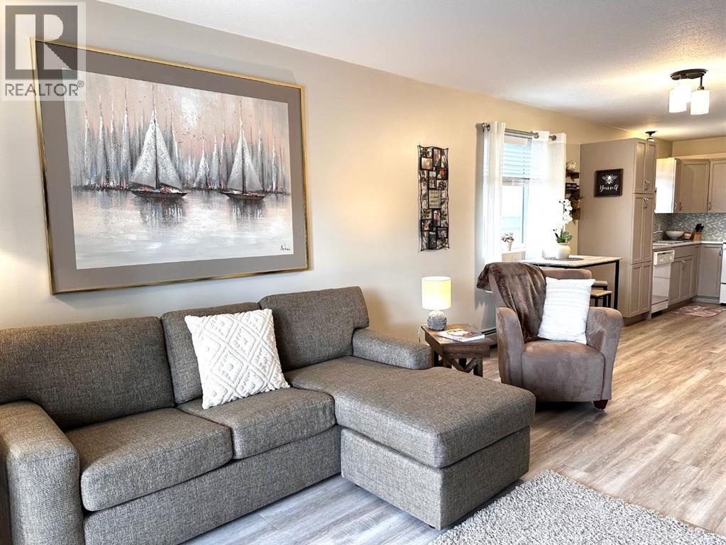 203, 4811 48 Street, Camrose, Alberta  T4V 1L4 - Photo 4 - A2303384