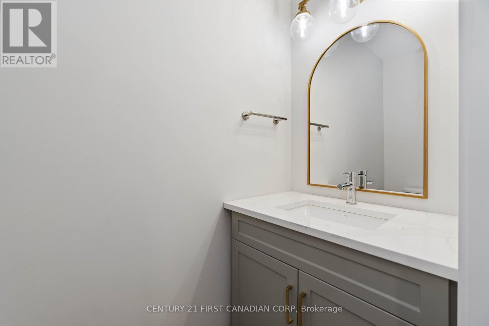 450 Main Street, Plympton-Wyoming, Ontario  N0N 1T0 - Photo 16 - X13027256