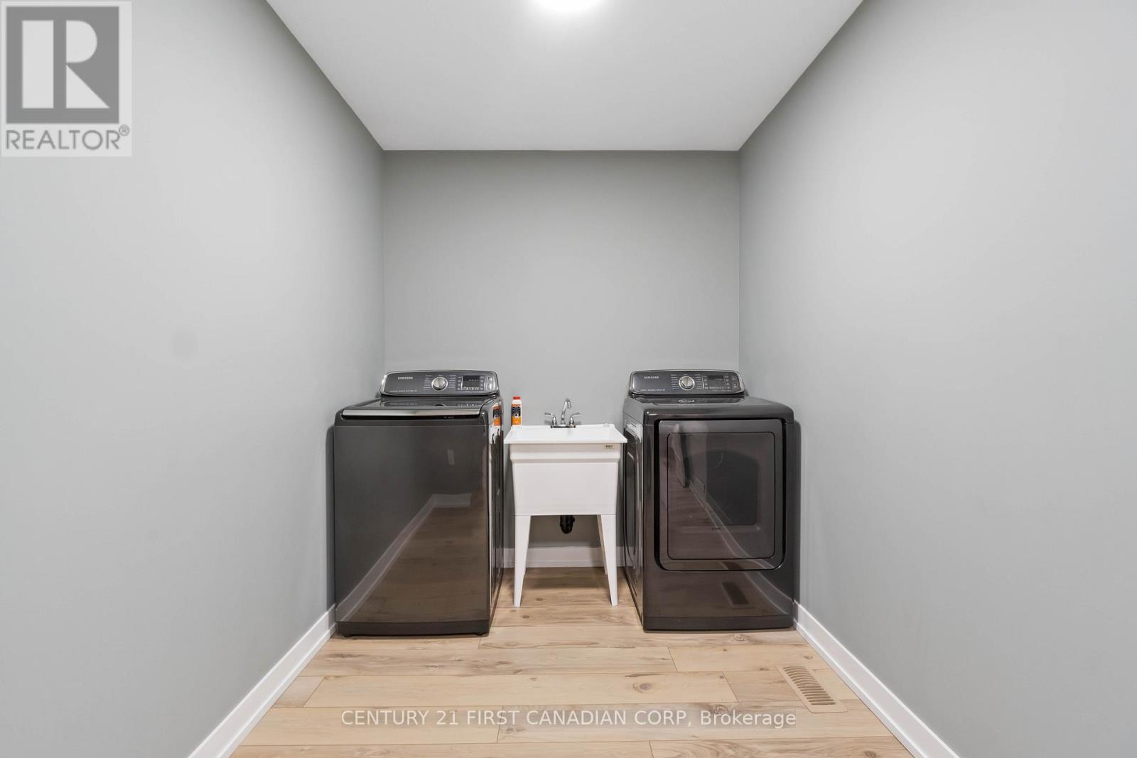 450 Main Street, Plympton-Wyoming, Ontario  N0N 1T0 - Photo 18 - X13027256