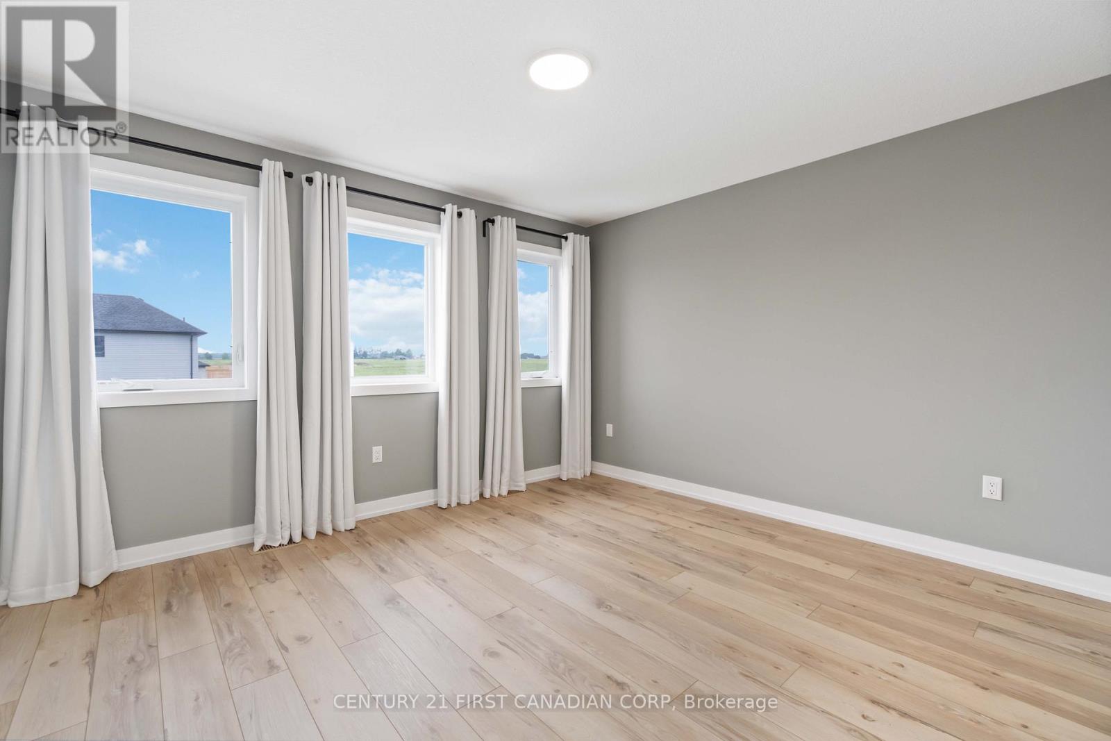 450 Main Street, Plympton-Wyoming, Ontario  N0N 1T0 - Photo 29 - X13027256