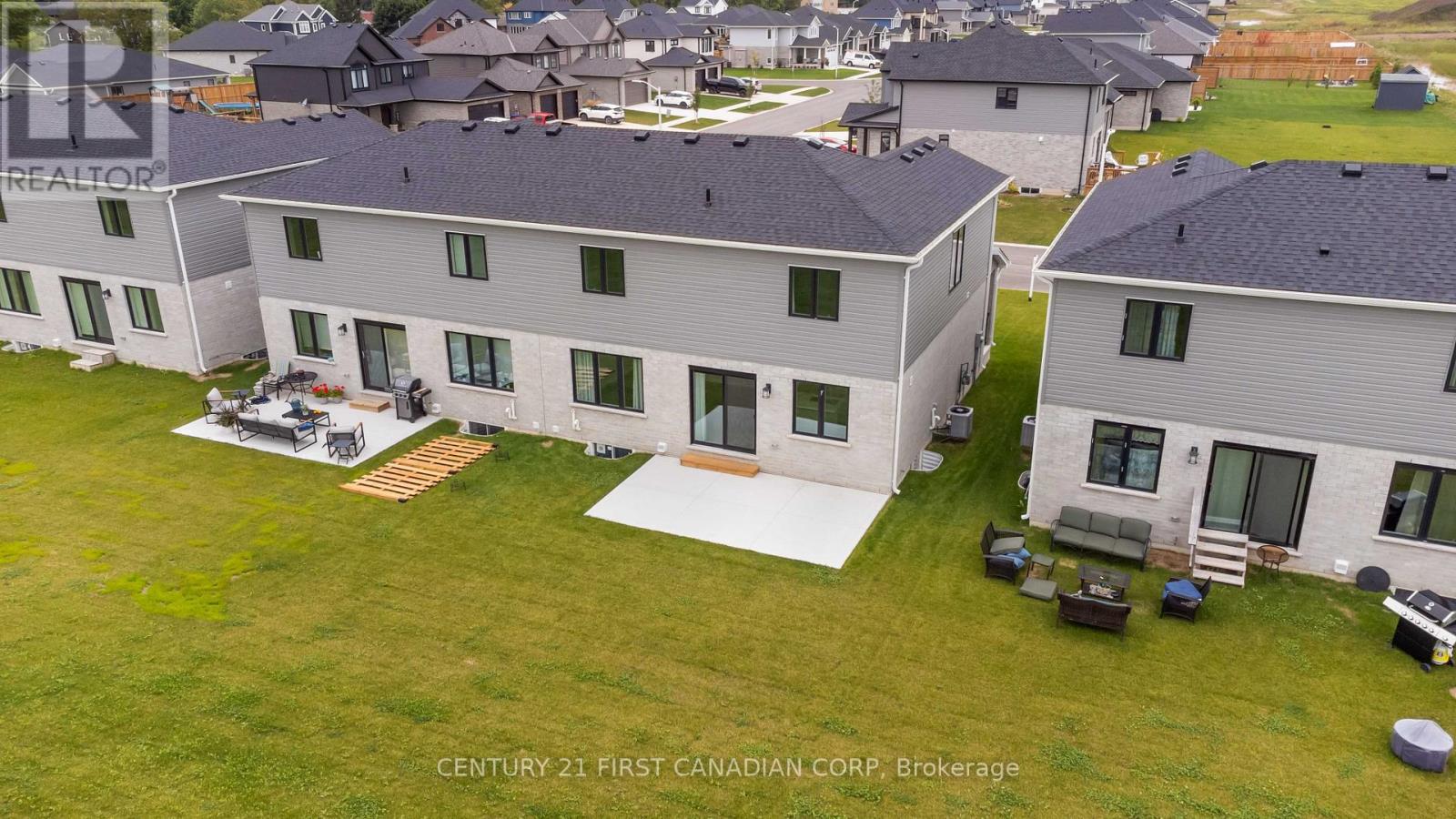 450 Main Street, Plympton-Wyoming, Ontario  N0N 1T0 - Photo 9 - X13027256