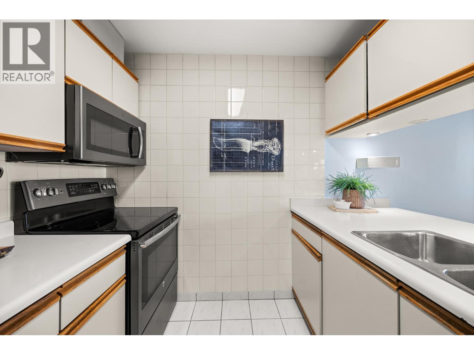 211 31 Reliance Court, New Westminster, British Columbia  V3M 6C6 - Photo 12 - R3114100