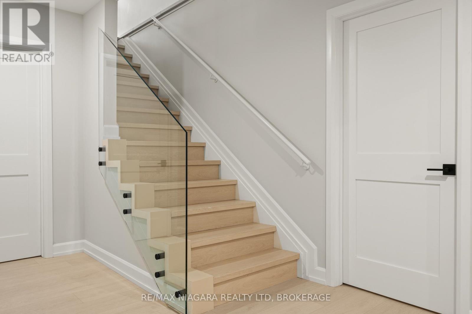 27 Maple Leaf Avenue S, Fort Erie, Ontario  L0S 1N0 - Photo 24 - X12812750